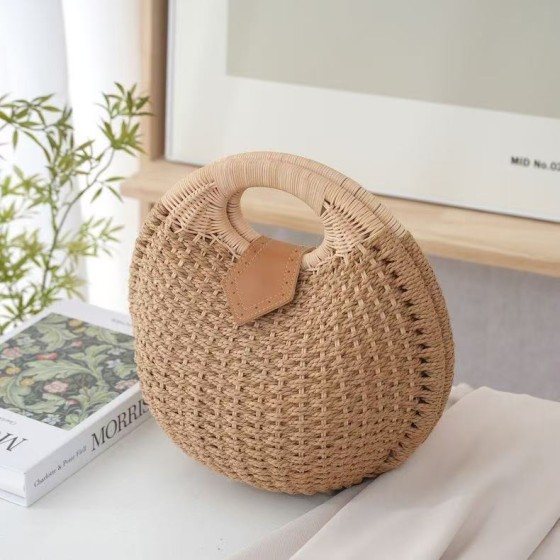 New Women's Straw Tote Bag — Spring Fashion Woven Bag, Casual Beach Tote, Simple Shell-Shaped Bag